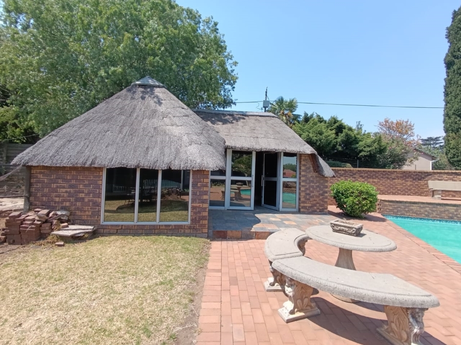 3 Bedroom Property for Sale in Brackendowns Gauteng