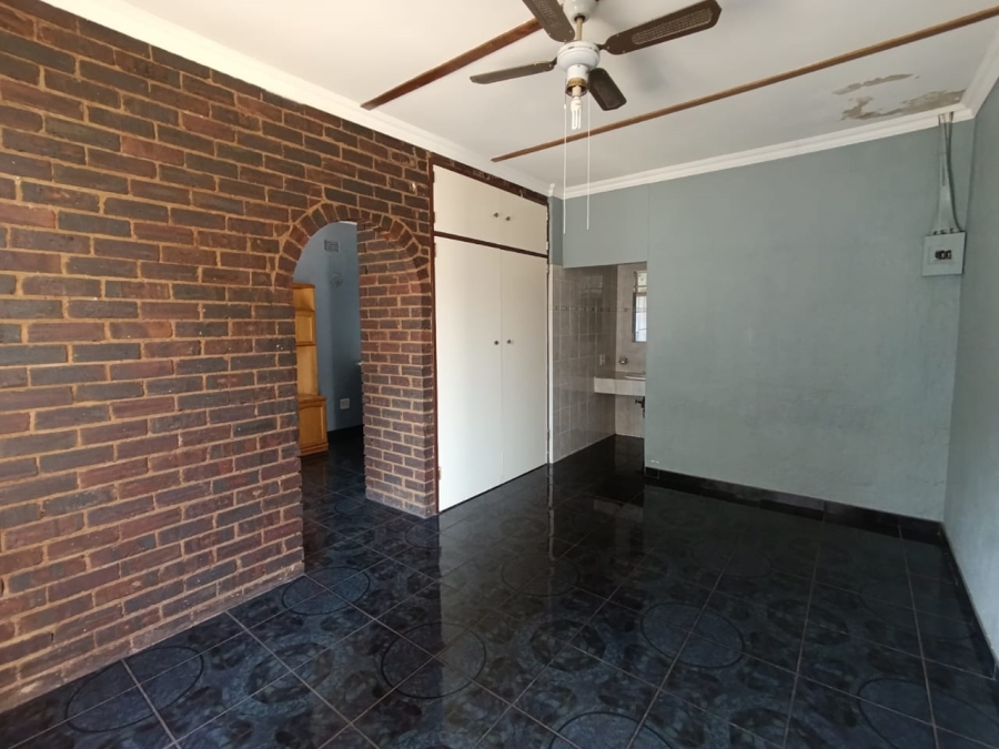 3 Bedroom Property for Sale in Brackendowns Gauteng