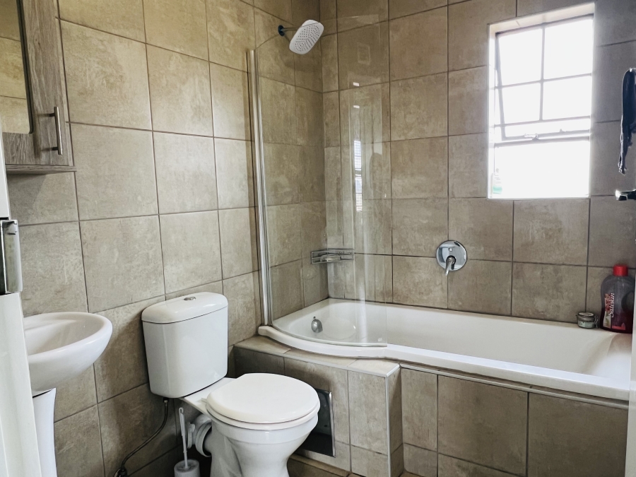 2 Bedroom Property for Sale in Montana Gauteng