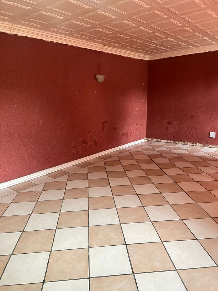 To Let 3 Bedroom Property for Rent in Country View Gauteng