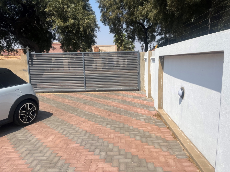 To Let 3 Bedroom Property for Rent in Mayberry Park Gauteng