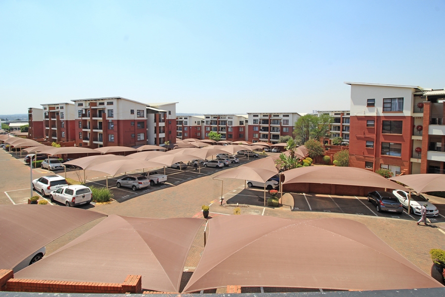 2 Bedroom Property for Sale in Greenstone Hill Gauteng