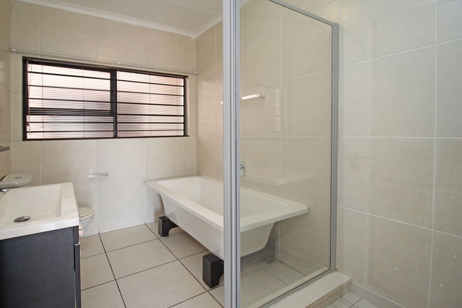 2 Bedroom Property for Sale in Greenstone Hill Gauteng