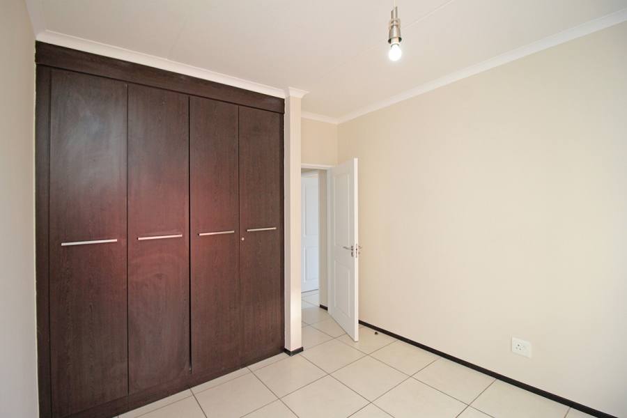 2 Bedroom Property for Sale in Greenstone Hill Gauteng