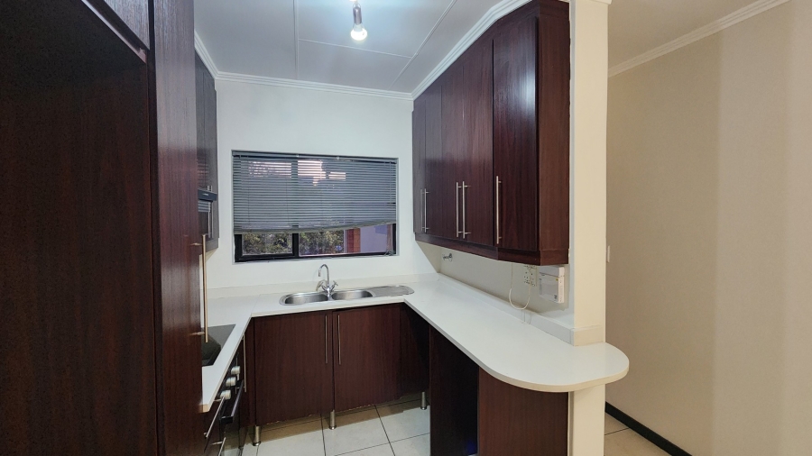 2 Bedroom Property for Sale in Greenstone Hill Gauteng