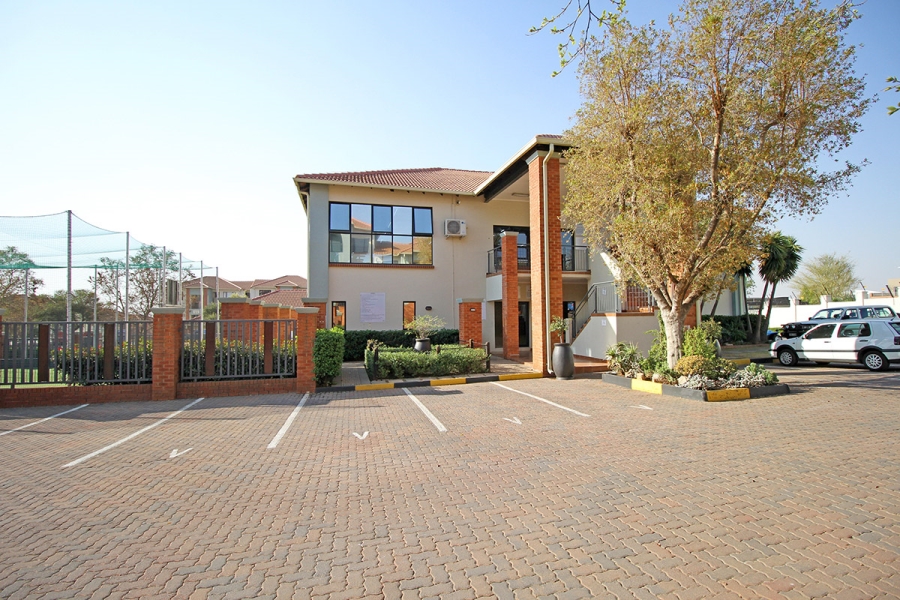 2 Bedroom Property for Sale in Greenstone Hill Gauteng