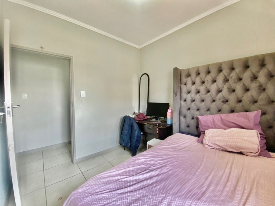 To Let 3 Bedroom Property for Rent in Amberfield Gauteng