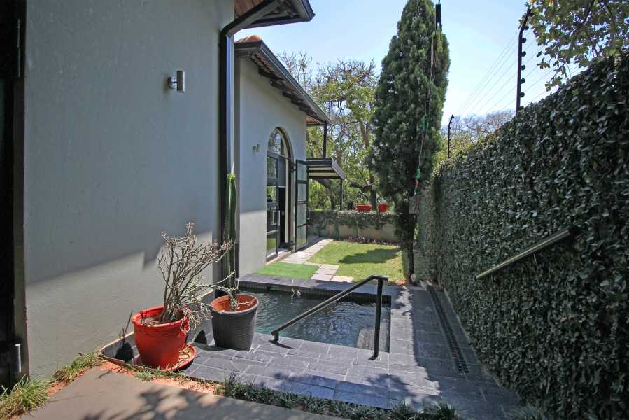 2 Bedroom Property for Sale in Houghton Estate Gauteng