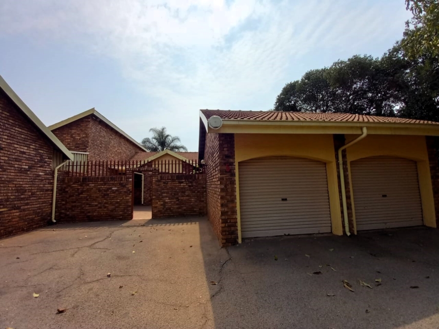 3 Bedroom Property for Sale in Birchleigh North Gauteng