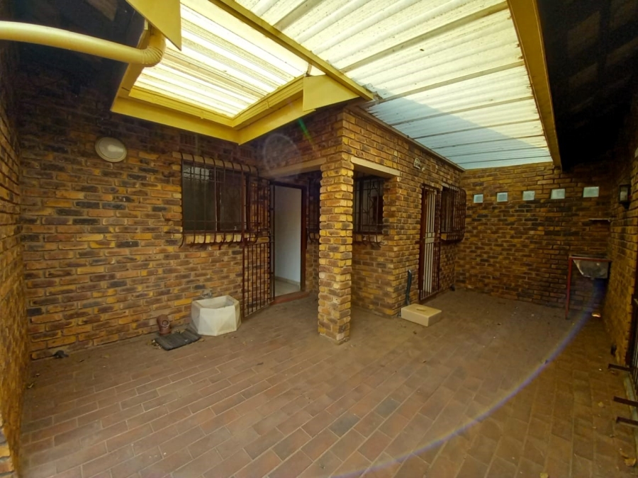 3 Bedroom Property for Sale in Birchleigh North Gauteng