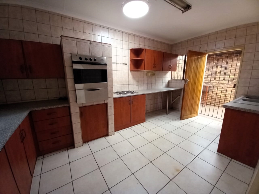 3 Bedroom Property for Sale in Birchleigh North Gauteng