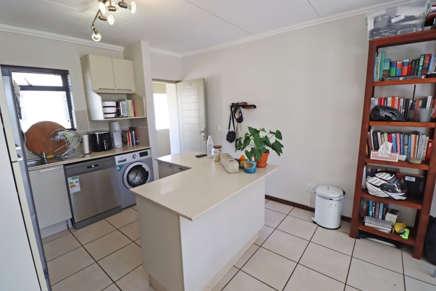 1 Bedroom Property for Sale in Bryanston Gauteng