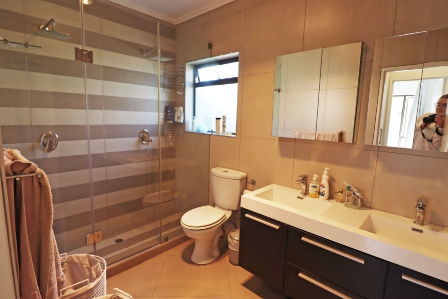 1 Bedroom Property for Sale in Bryanston Gauteng