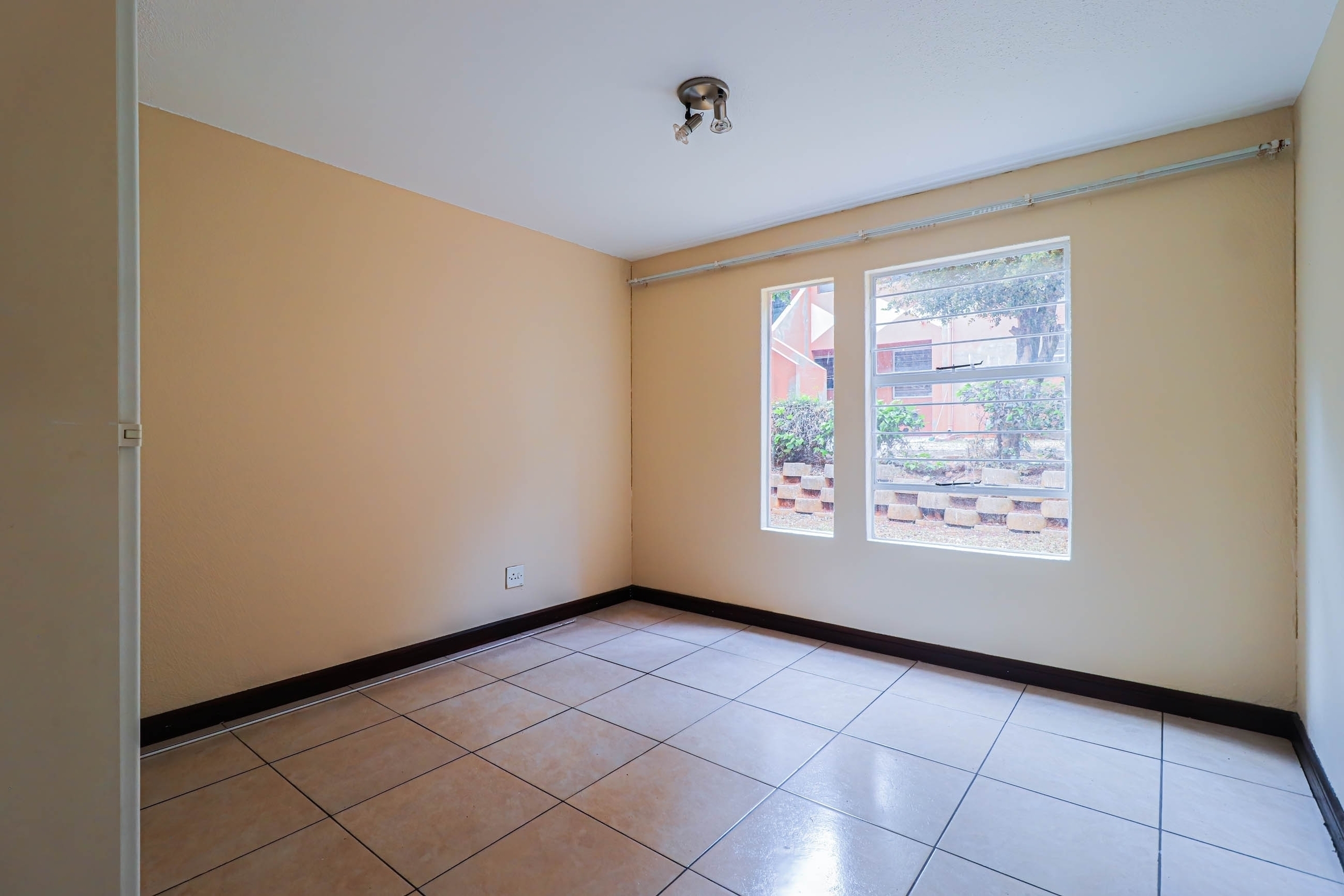 2 Bedroom Property for Sale in Ridgeway Gauteng