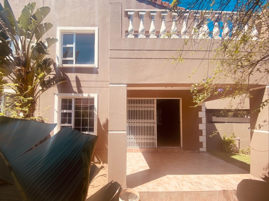 3 Bedroom Property for Sale in Magaliessig Gauteng