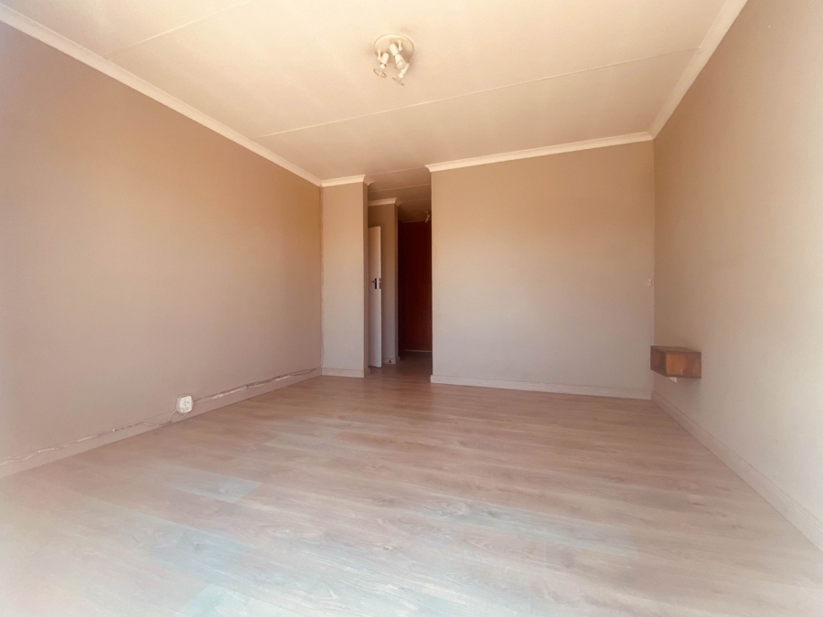 3 Bedroom Property for Sale in Magaliessig Gauteng