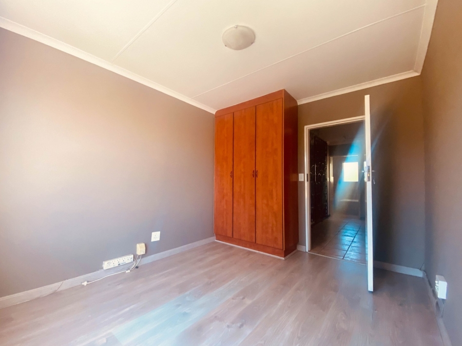 3 Bedroom Property for Sale in Magaliessig Gauteng