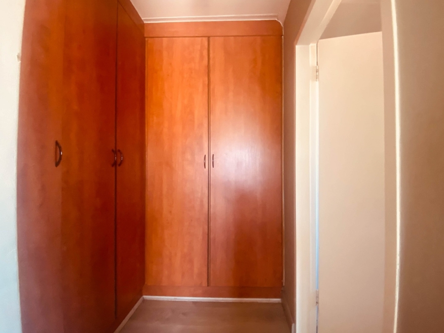 3 Bedroom Property for Sale in Magaliessig Gauteng