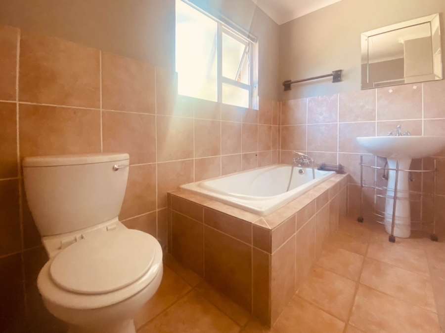 3 Bedroom Property for Sale in Magaliessig Gauteng