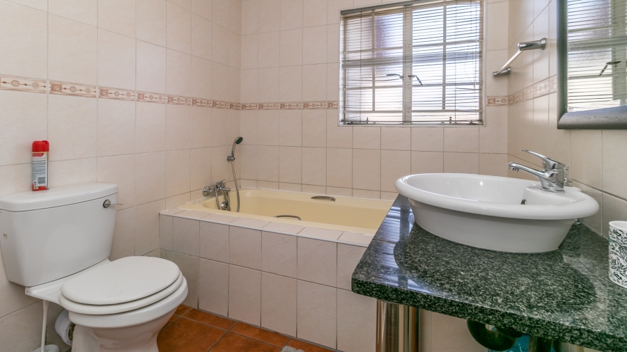 3 Bedroom Property for Sale in Erand Gardens Gauteng