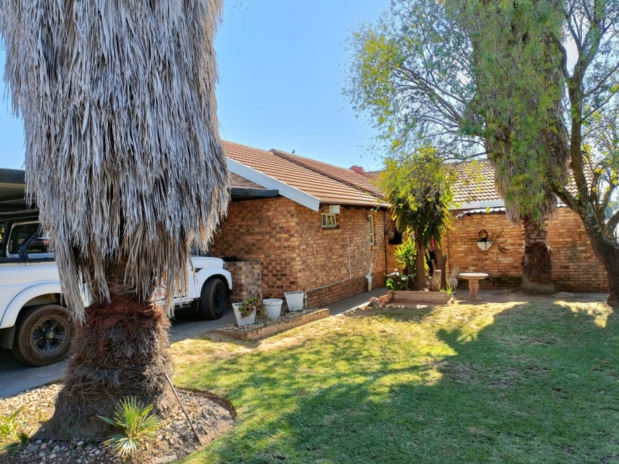 5 Bedroom Property for Sale in Rayton Gauteng