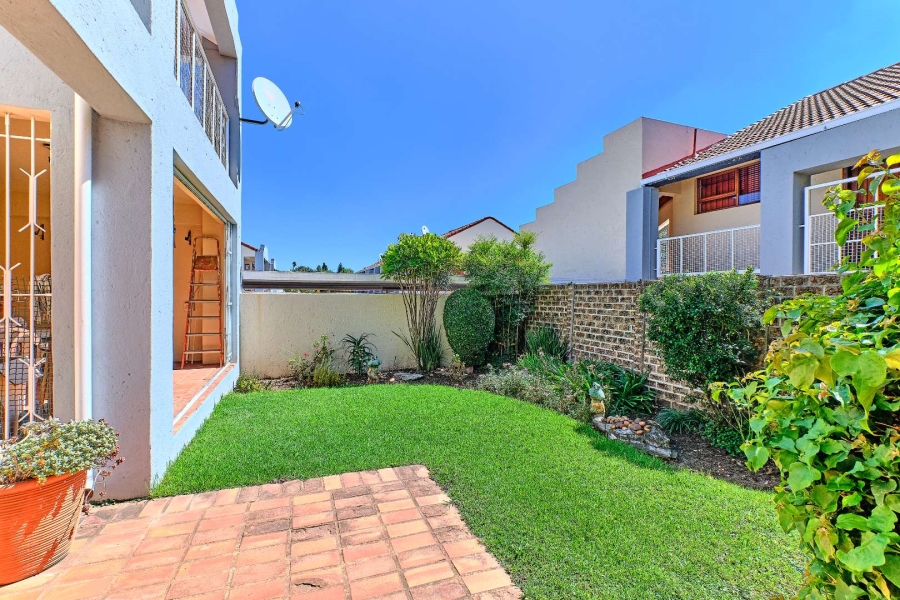 2 Bedroom Property for Sale in Corlett Gardens Gauteng