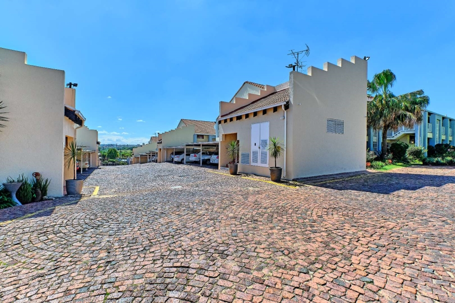 2 Bedroom Property for Sale in Corlett Gardens Gauteng