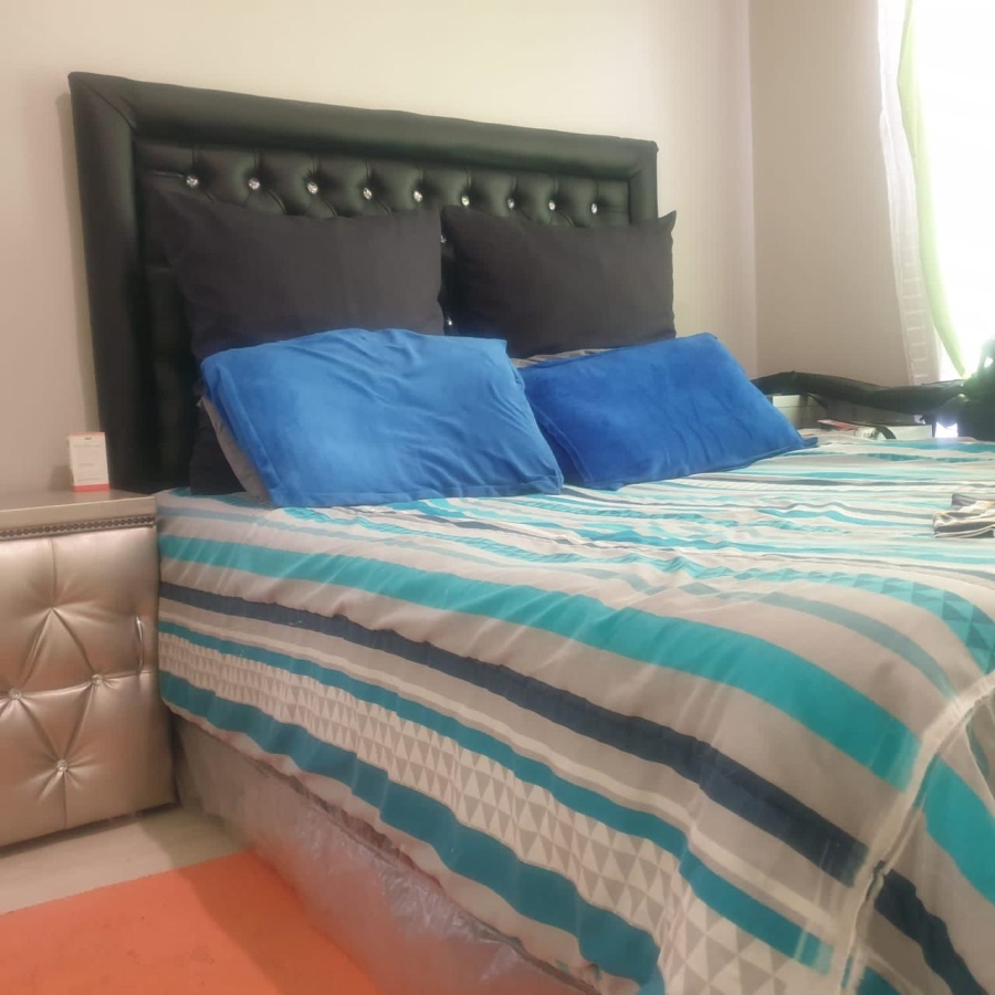 2 Bedroom Property for Sale in Kosmosdal Gauteng