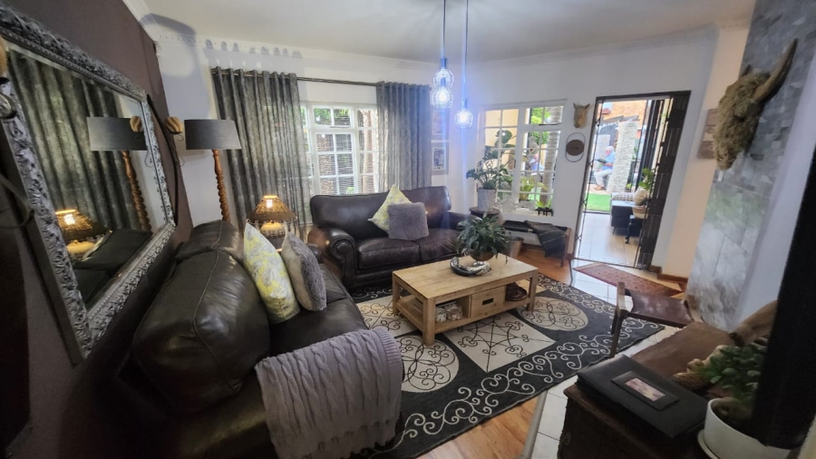 4 Bedroom Property for Sale in Eldoraigne Gauteng