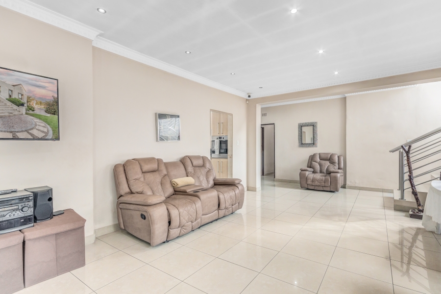 5 Bedroom Property for Sale in Kelvin Gauteng