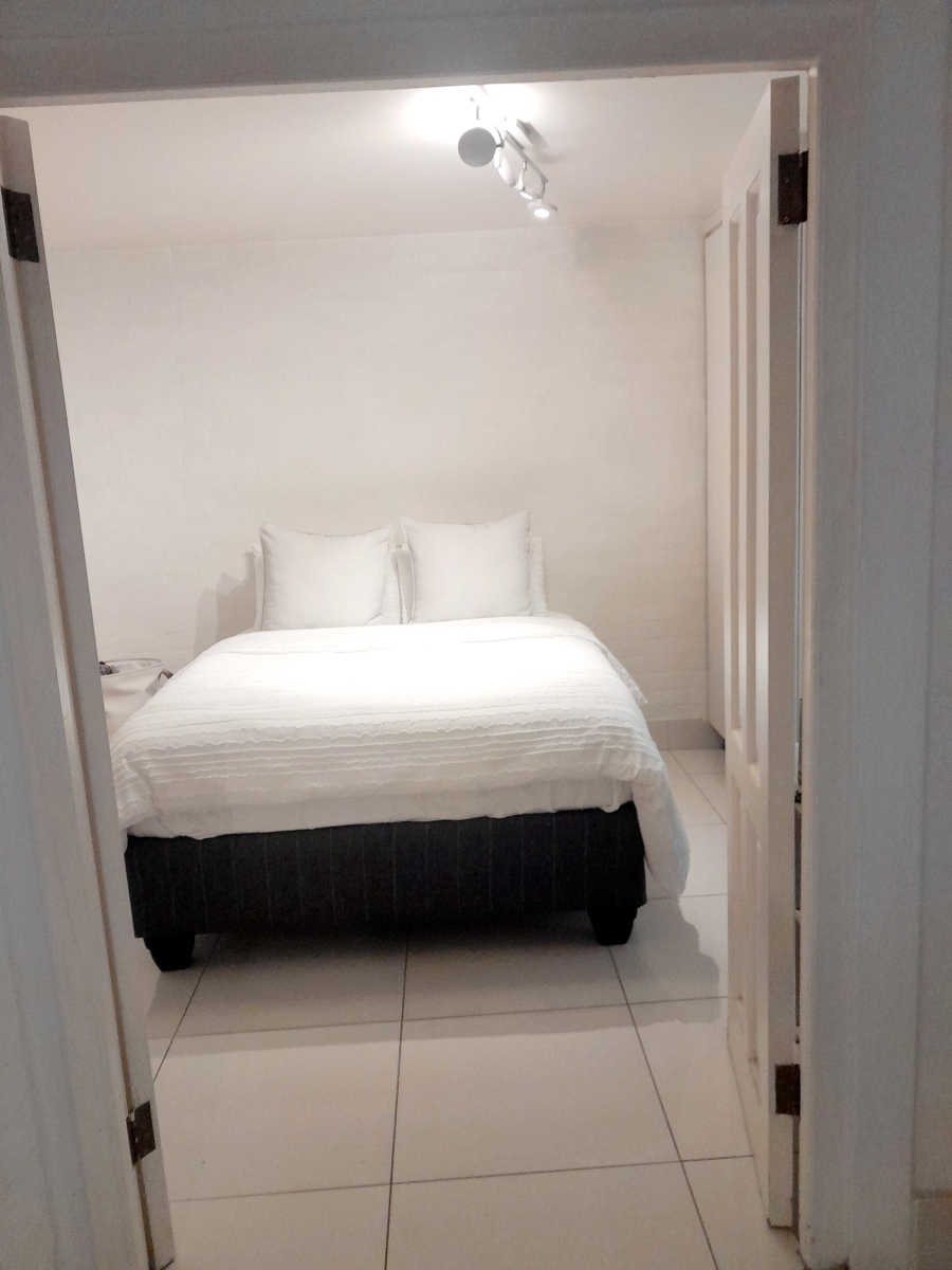 To Let 1 Bedroom Property for Rent in Sandown Gauteng