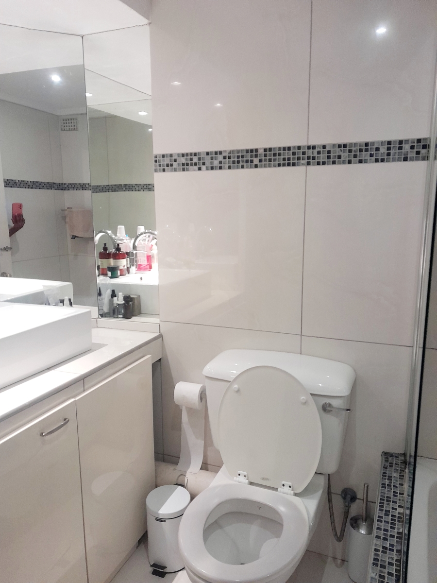 To Let 1 Bedroom Property for Rent in Sandown Gauteng