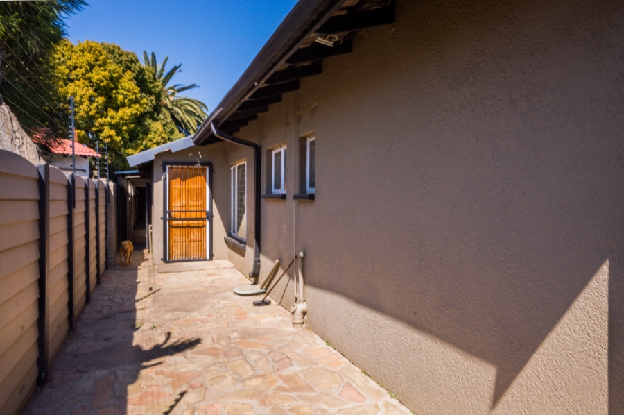 4 Bedroom Property for Sale in Buurendal Gauteng