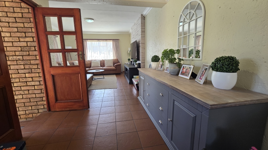 3 Bedroom Property for Sale in Clarens Park Gauteng