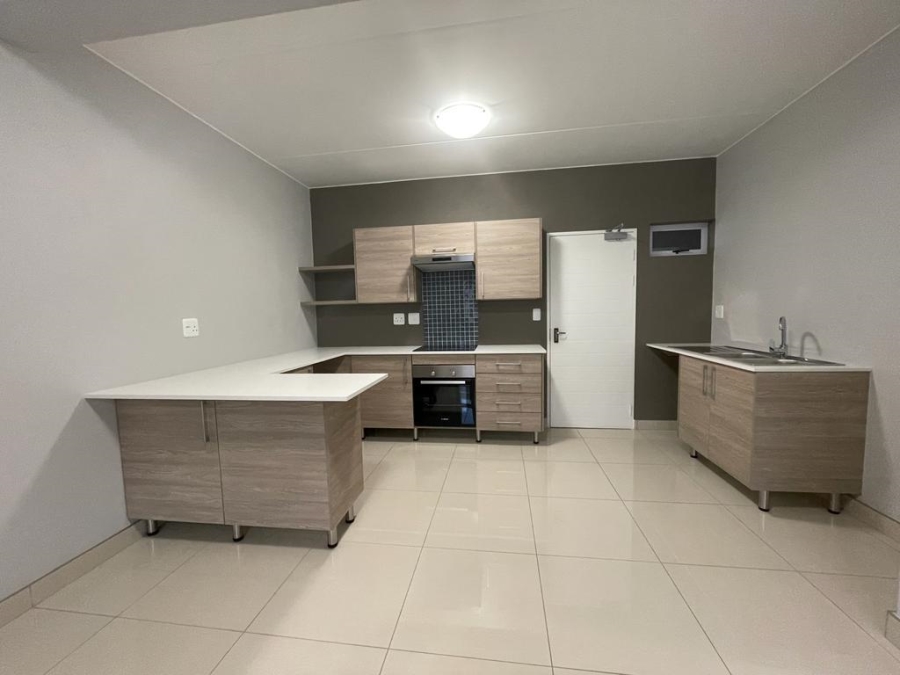 2 Bedroom Property for Sale in Blue Hills Gauteng