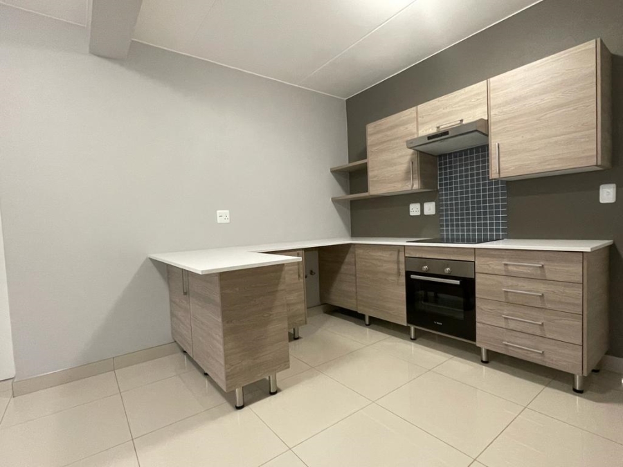 2 Bedroom Property for Sale in Blue Hills Gauteng