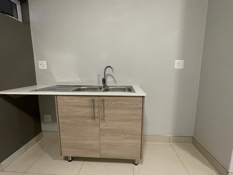 2 Bedroom Property for Sale in Blue Hills Gauteng