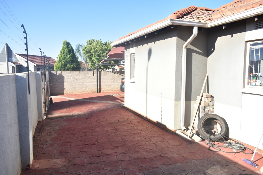 To Let 4 Bedroom Property for Rent in Rosslyn Gauteng