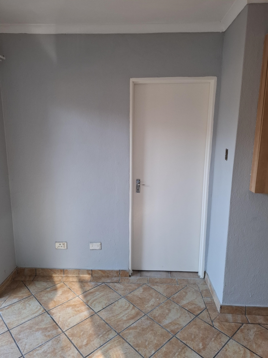 2 Bedroom Property for Sale in Birchleigh Gauteng