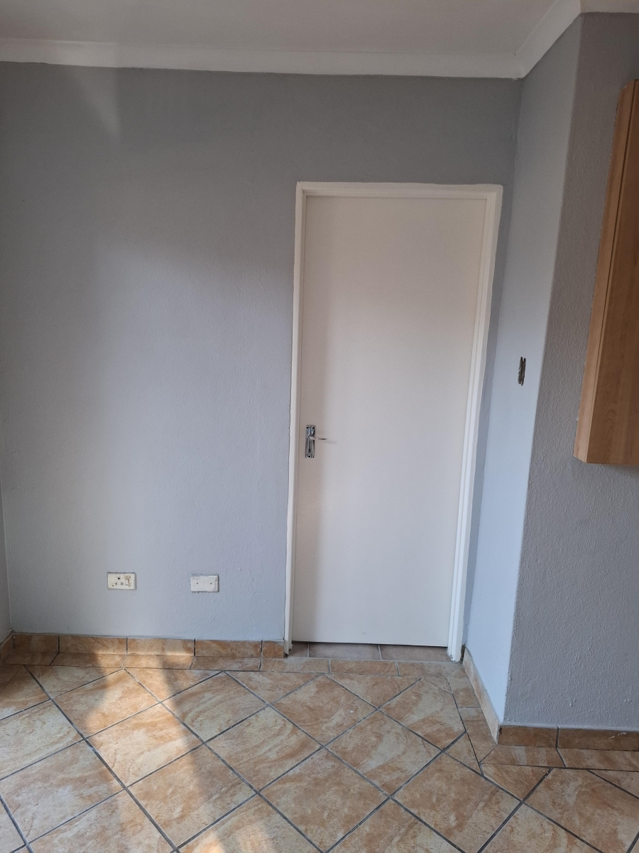 2 Bedroom Property for Sale in Birchleigh Gauteng