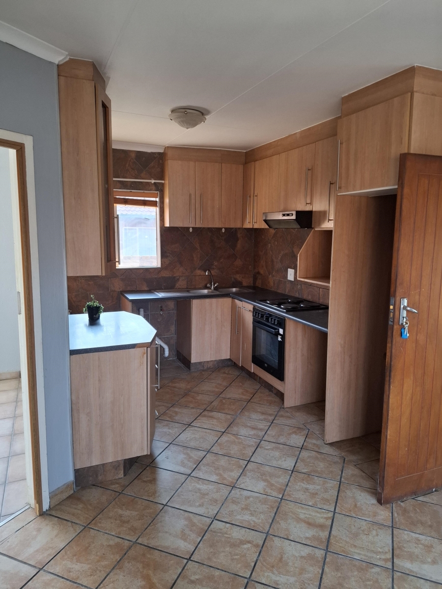 2 Bedroom Property for Sale in Birchleigh Gauteng