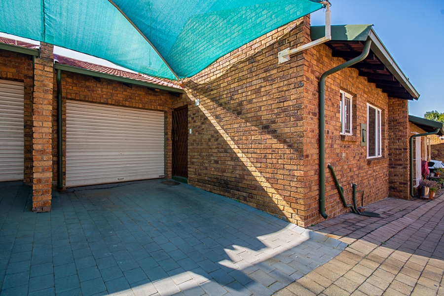 2 Bedroom Property for Sale in Birchleigh Gauteng