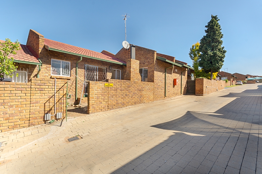 2 Bedroom Property for Sale in Birchleigh Gauteng