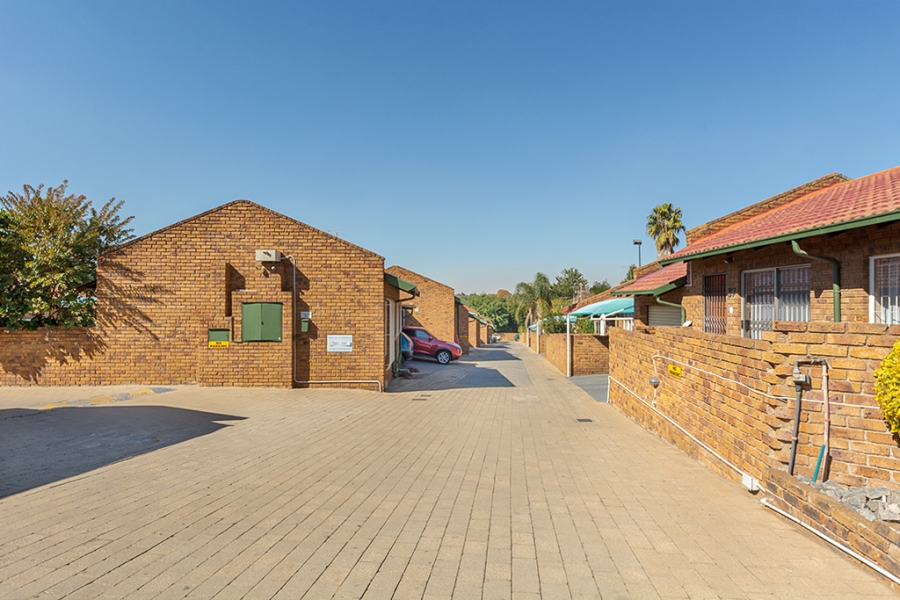 2 Bedroom Property for Sale in Birchleigh Gauteng