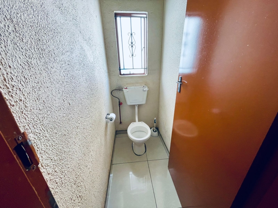 2 Bedroom Property for Sale in Birch Acres Gauteng