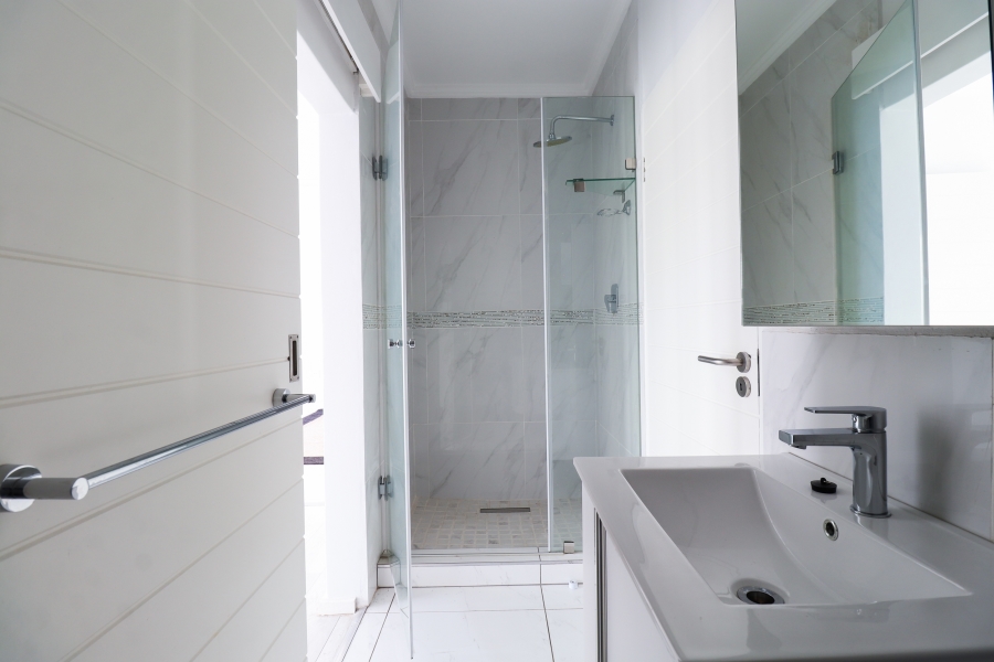 1 Bedroom Property for Sale in Bryanston Gauteng