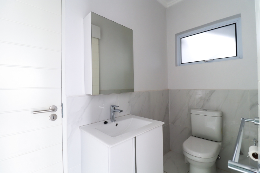 1 Bedroom Property for Sale in Bryanston Gauteng