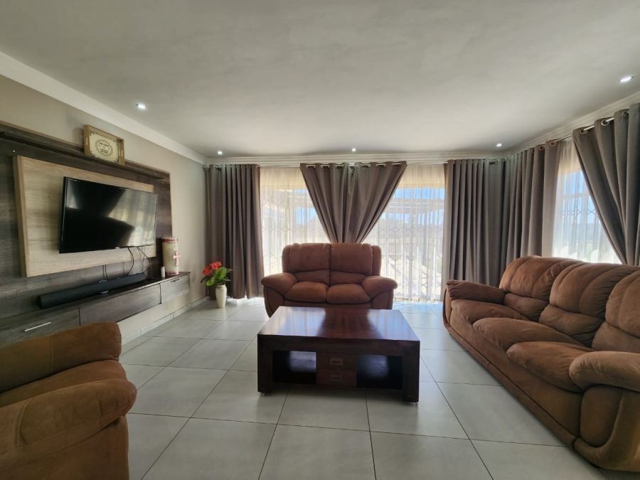 3 Bedroom Property for Sale in Mooilande Gauteng