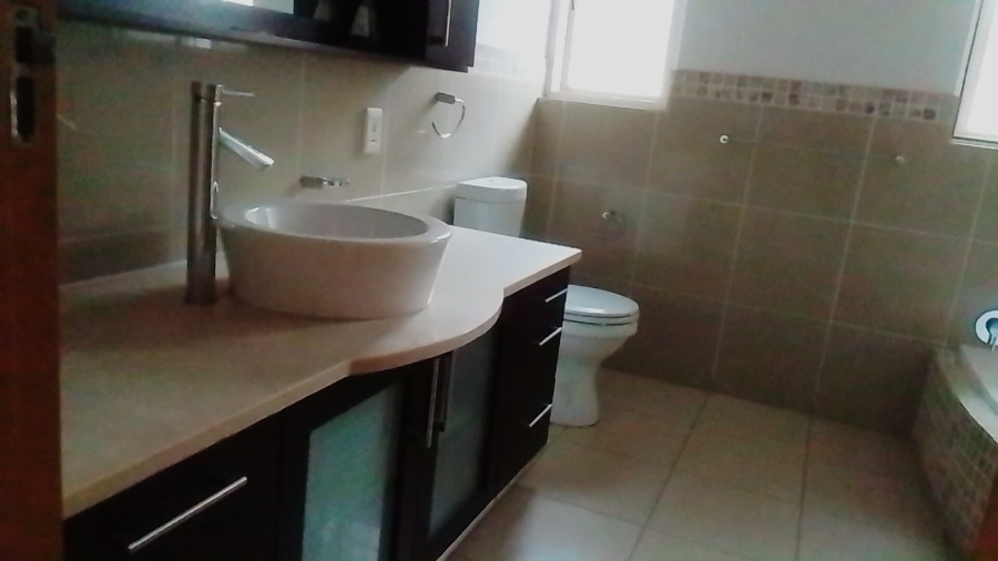 To Let 2 Bedroom Property for Rent in Morningside Gauteng