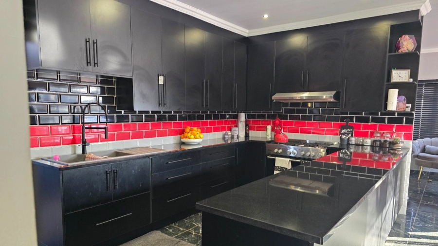 4 Bedroom Property for Sale in Doornpoort Gauteng